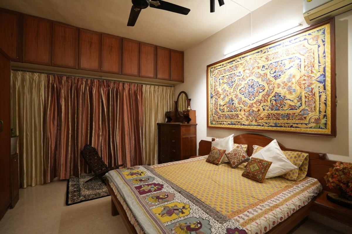 Sam's Apt- Majestic 3bhk, Prabhat Rd, Deccan *
