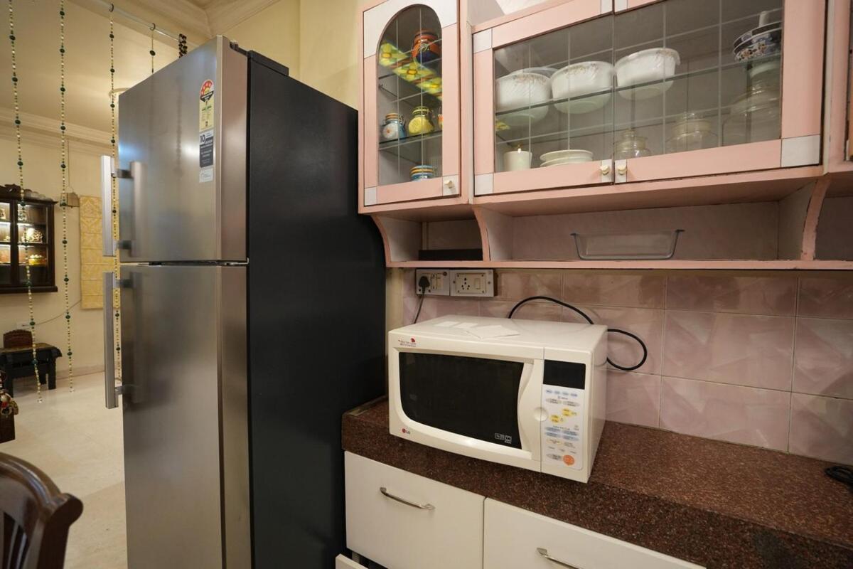 Sam's Apt- Majestic 3bhk, Prabhat Rd, Deccan Apartment