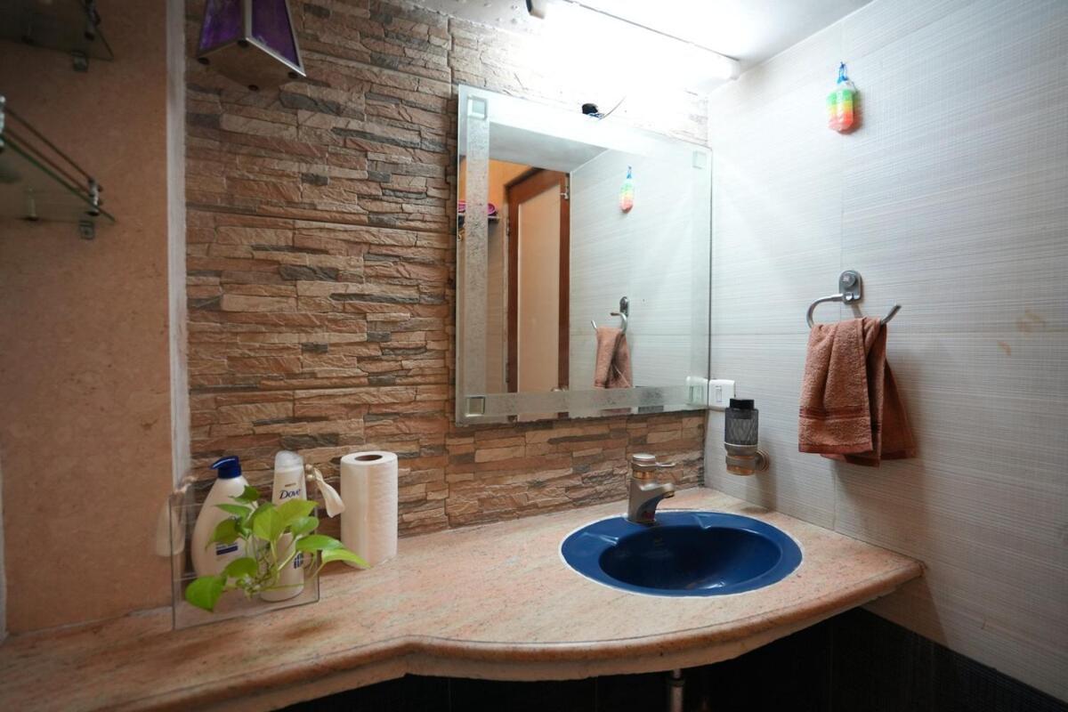 Sam's Apt- Majestic 3bhk, Prabhat Rd, Deccan Pune