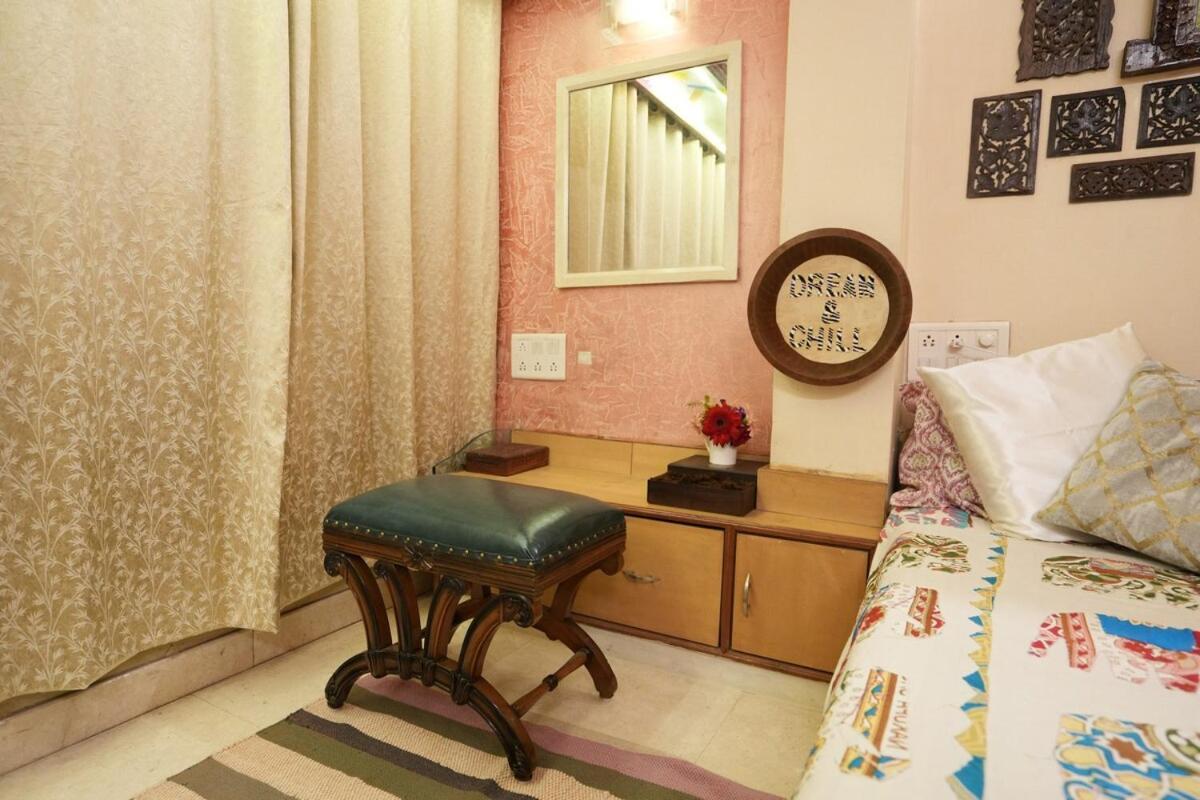 Sam's Apt- Majestic 3bhk, Prabhat Rd, Deccan Apartment Pune