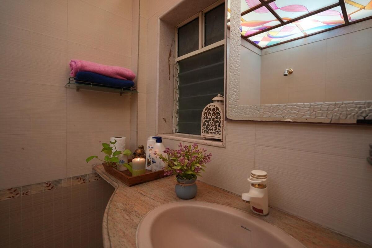 Sam's Apt- Majestic 3bhk, Prabhat Rd, Deccan *