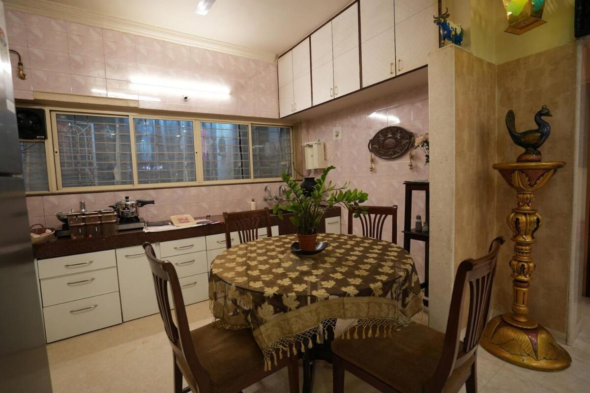 Sam's Apt- Majestic 3bhk, Prabhat Rd, Deccan Apartment *