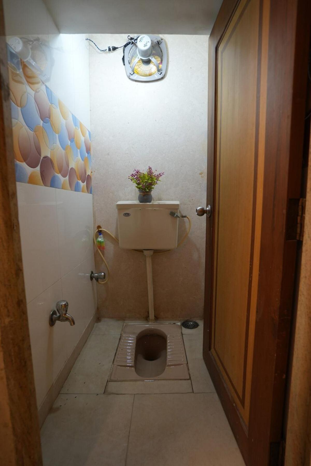 Sam's Apt- Majestic 3bhk, Prabhat Rd, Deccan *