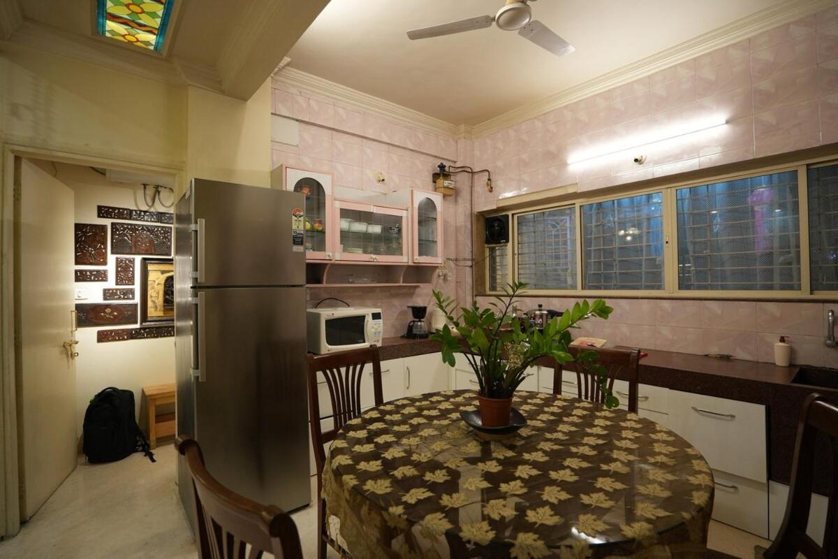 Sam's Apt- Majestic 3bhk, Prabhat Rd, Deccan Apartment
