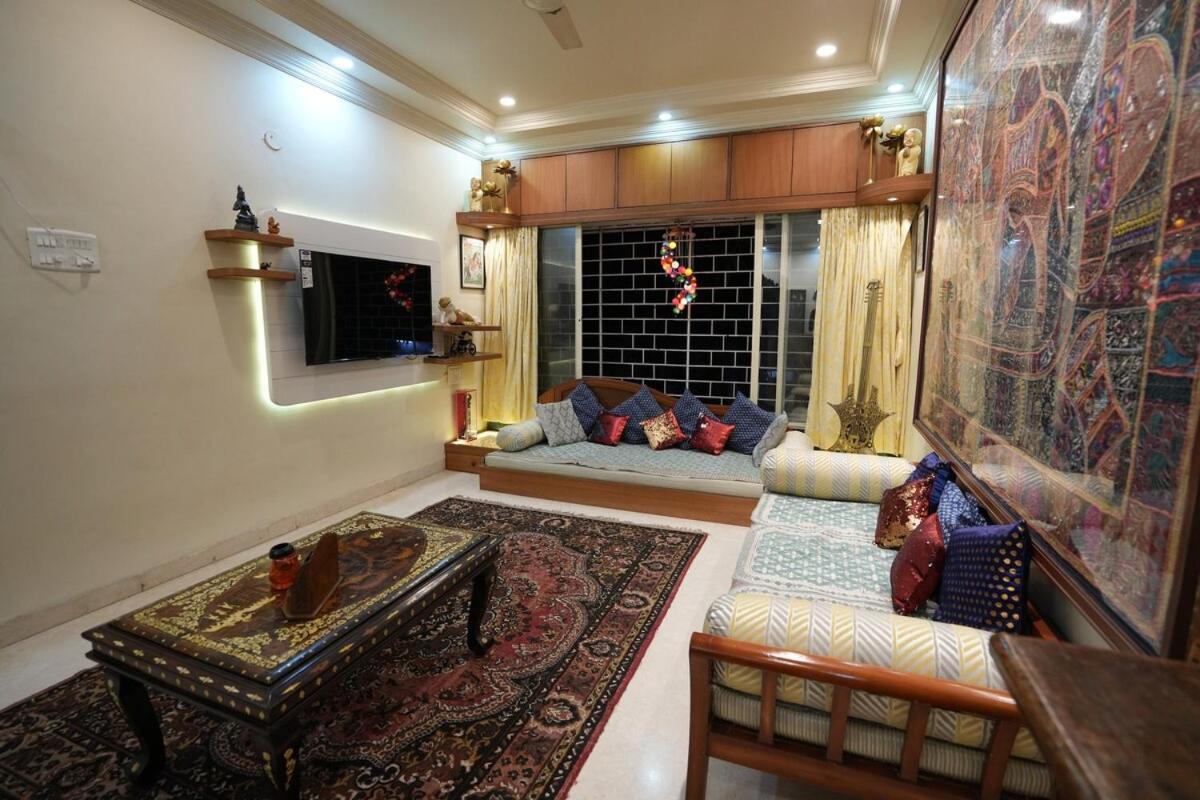 Sam's Apt- Majestic 3bhk, Prabhat Rd, Deccan Apartment *