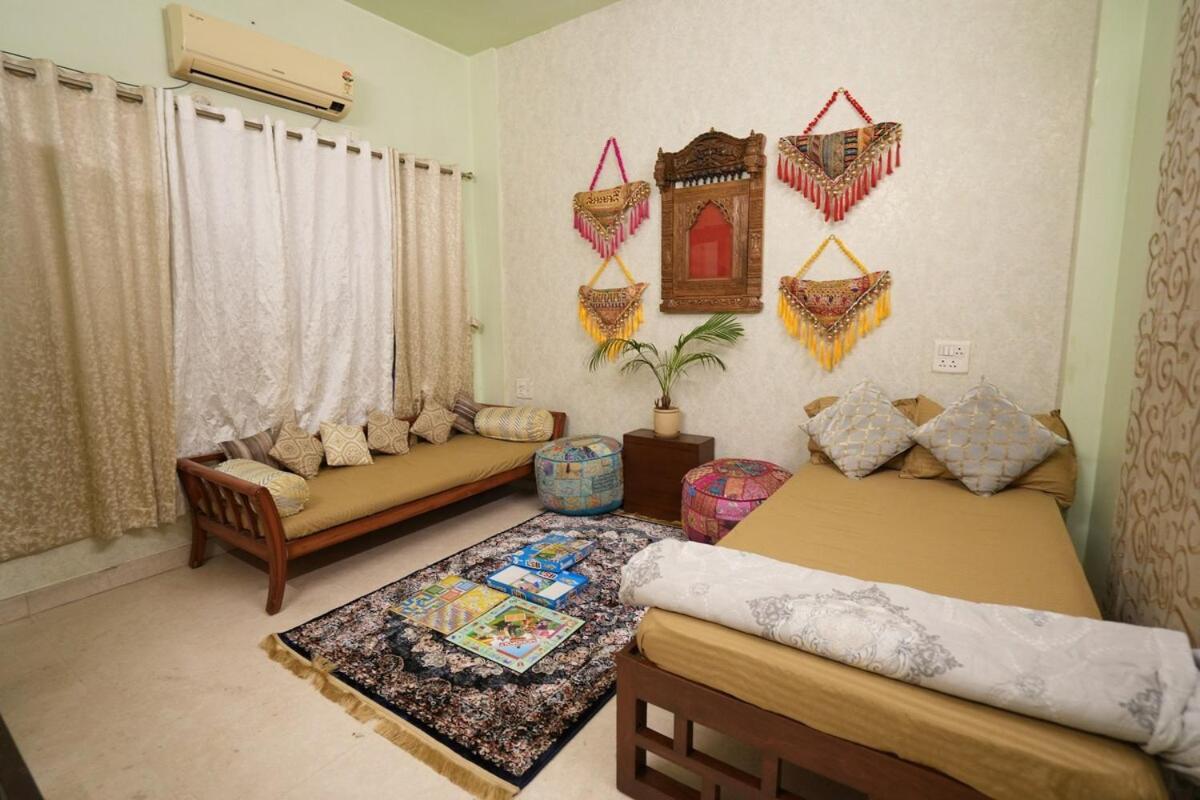 Sam's Apt- Majestic 3bhk, Prabhat Rd, Deccan Apartment *