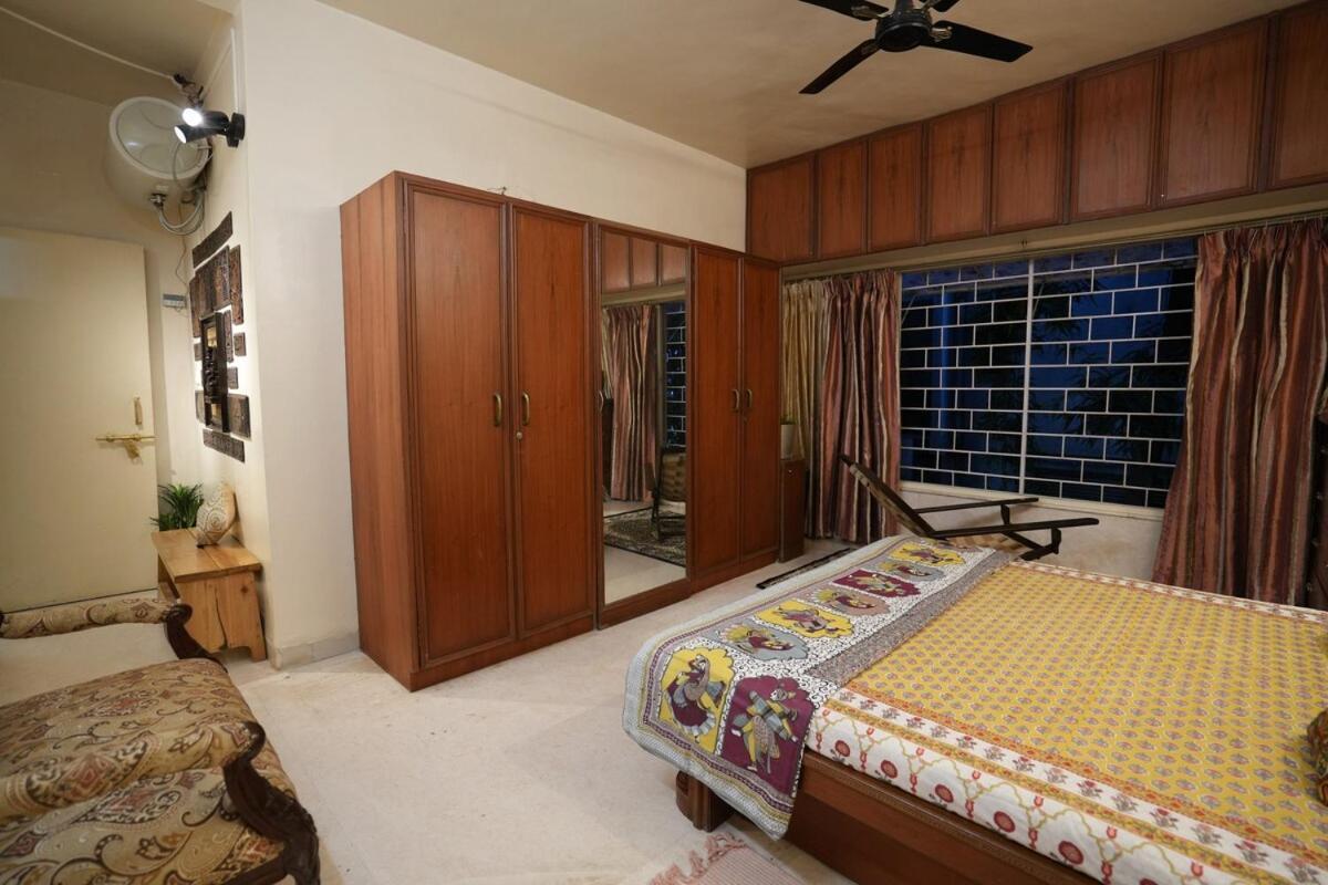 Sam's Apt- Majestic 3bhk, Prabhat Rd, Deccan *